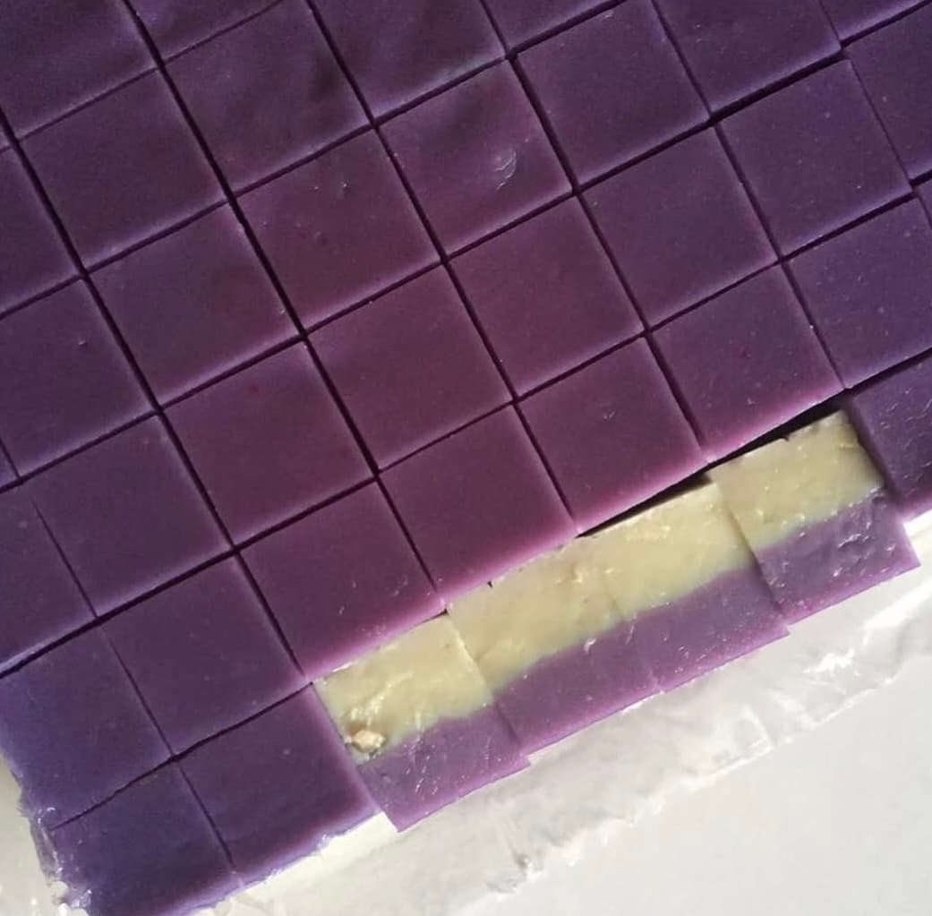 (PREORDER) KELADI 64 PCS